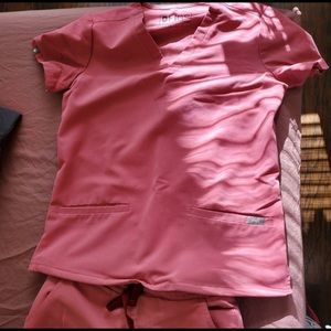 FIGS rose quartz scrub set limited edition